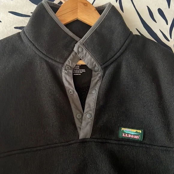 L.L.Bean, Men’s large, black pull over, snap closure - Picture 2 of 4